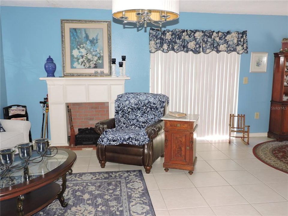 待售: $119,900 (2 贝兹, 2 浴室, 1260 平方英尺)