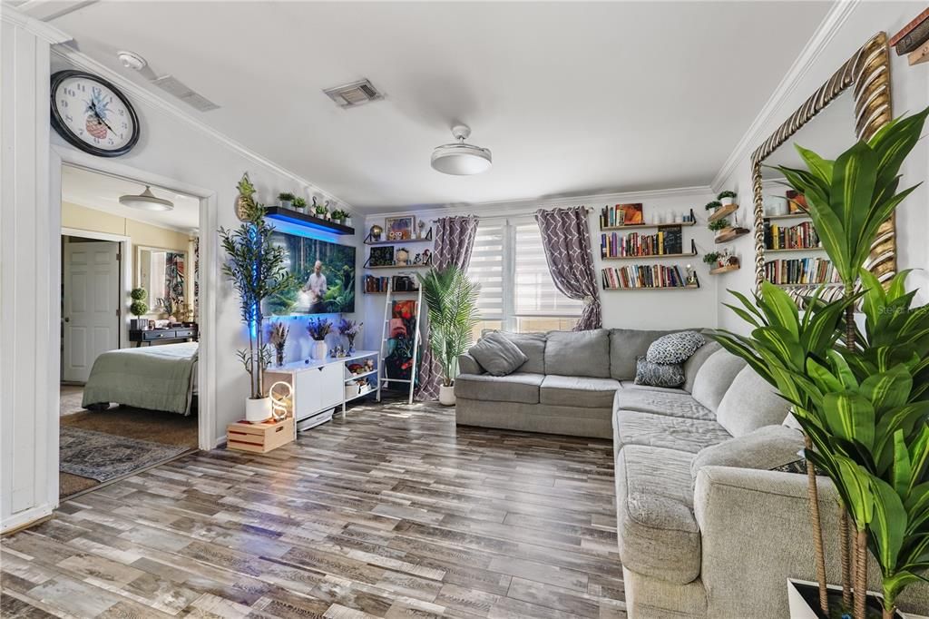 Active With Contract: $295,000 (3 beds, 2 baths, 1128 Square Feet)