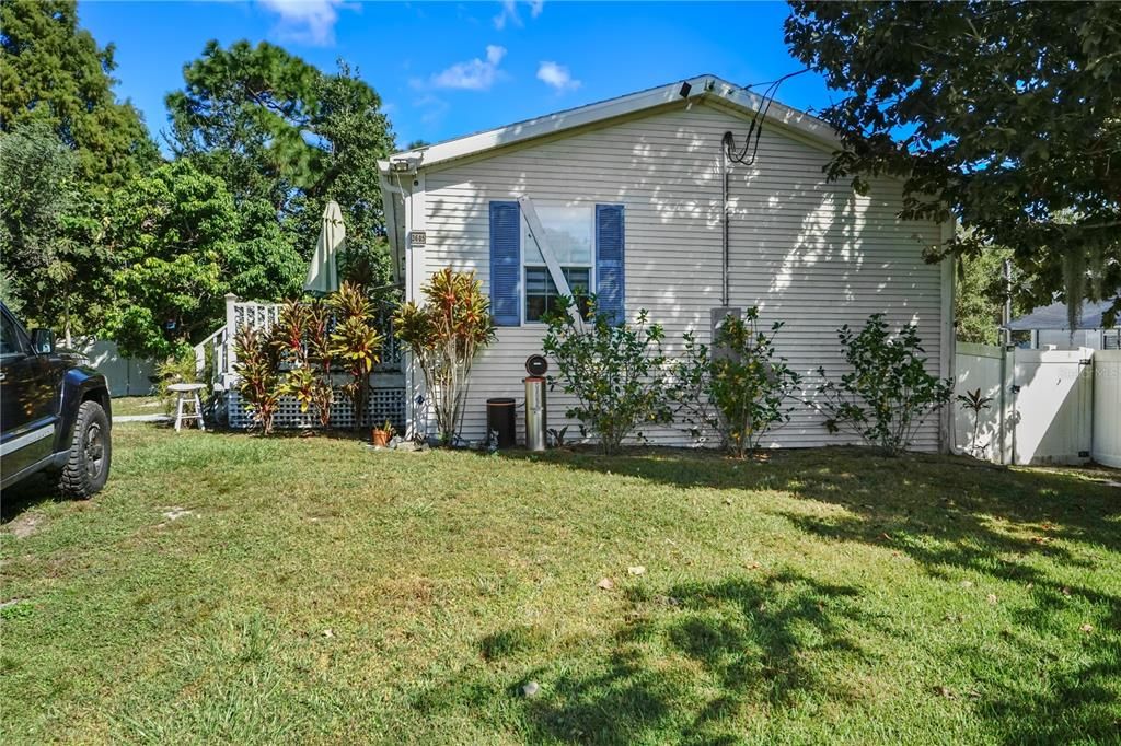 Active With Contract: $295,000 (3 beds, 2 baths, 1128 Square Feet)