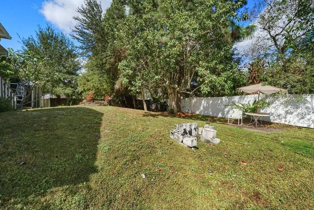 Active With Contract: $295,000 (3 beds, 2 baths, 1128 Square Feet)