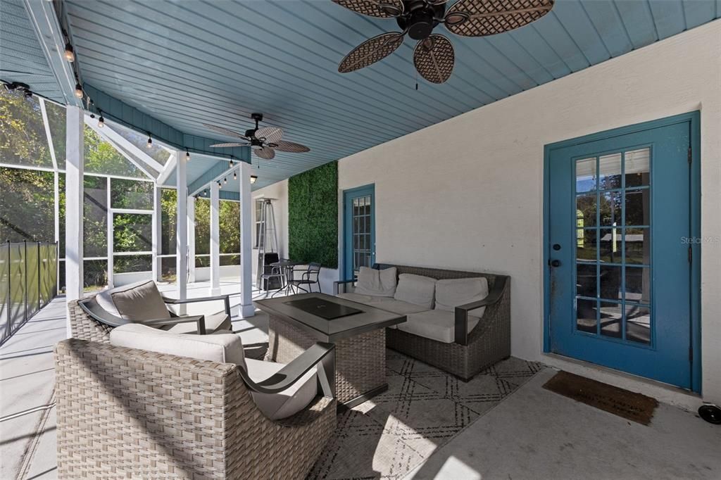 En Venta: $680,000 (4 camas, 2 baños, 2350 Pies cuadrados)