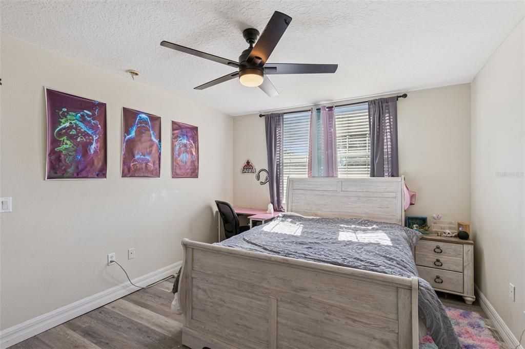 En Venta: $680,000 (4 camas, 2 baños, 2350 Pies cuadrados)