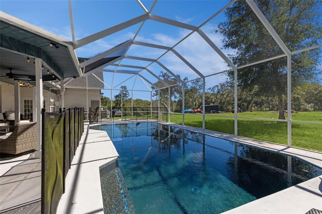 En Venta: $680,000 (4 camas, 2 baños, 2350 Pies cuadrados)