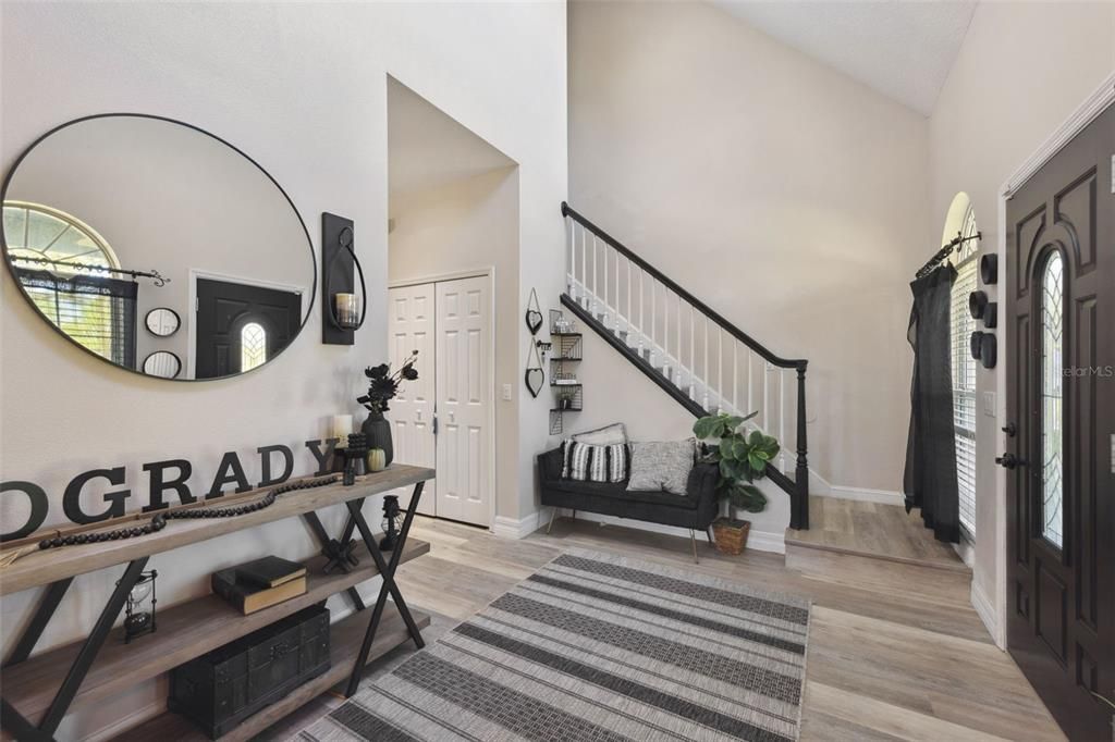 En Venta: $680,000 (4 camas, 2 baños, 2350 Pies cuadrados)