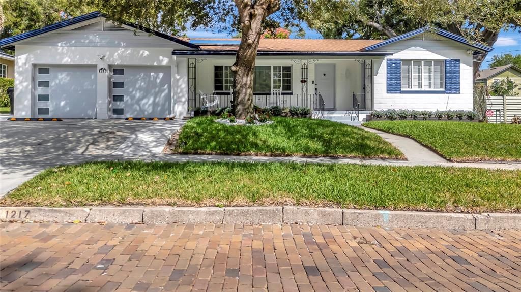 Под контрактом: $675,000 (3 спален, 2 ванн, 1732 Квадратных фут)