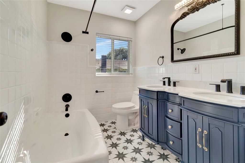 Под контрактом: $675,000 (3 спален, 2 ванн, 1732 Квадратных фут)