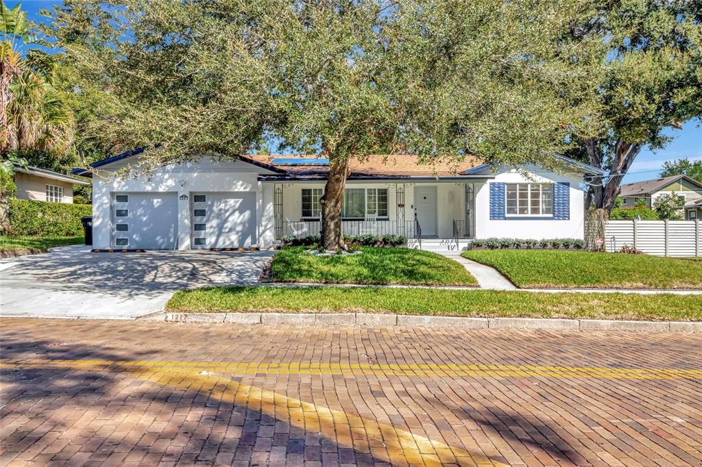 Под контрактом: $675,000 (3 спален, 2 ванн, 1732 Квадратных фут)