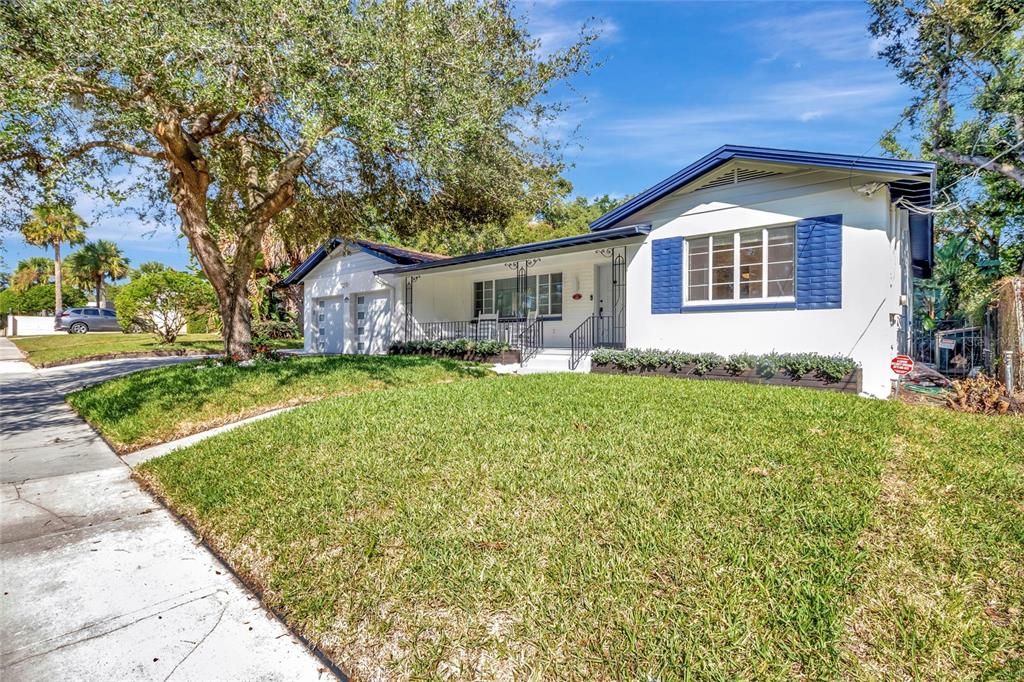 Под контрактом: $675,000 (3 спален, 2 ванн, 1732 Квадратных фут)