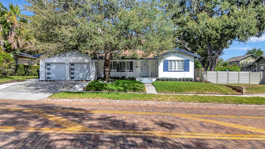 Под контрактом: $675,000 (3 спален, 2 ванн, 1732 Квадратных фут)