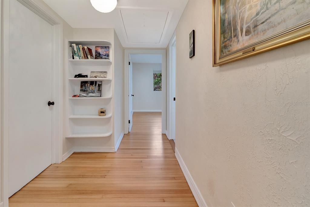 Под контрактом: $675,000 (3 спален, 2 ванн, 1732 Квадратных фут)