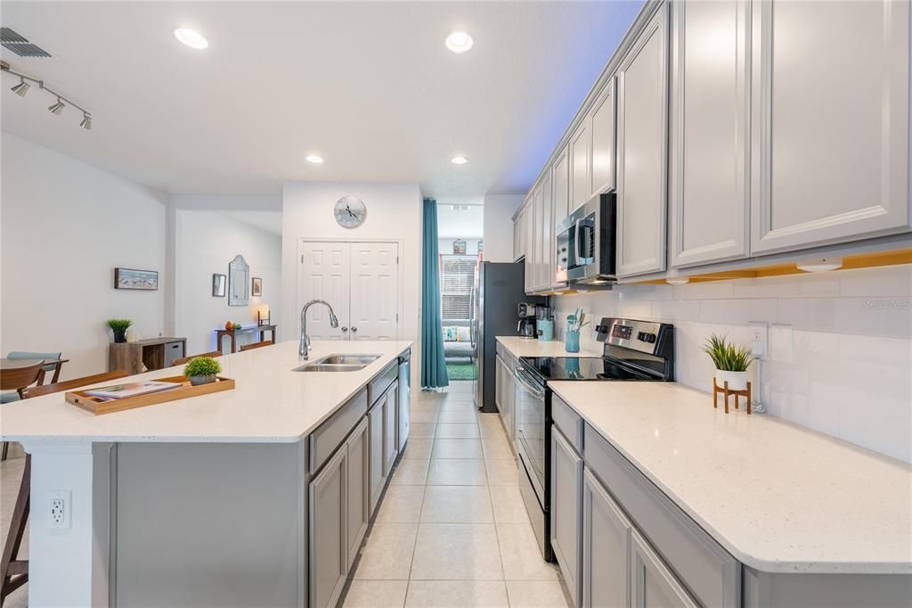 For Sale: $449,900 (3 beds, 2 baths, 1860 Square Feet)