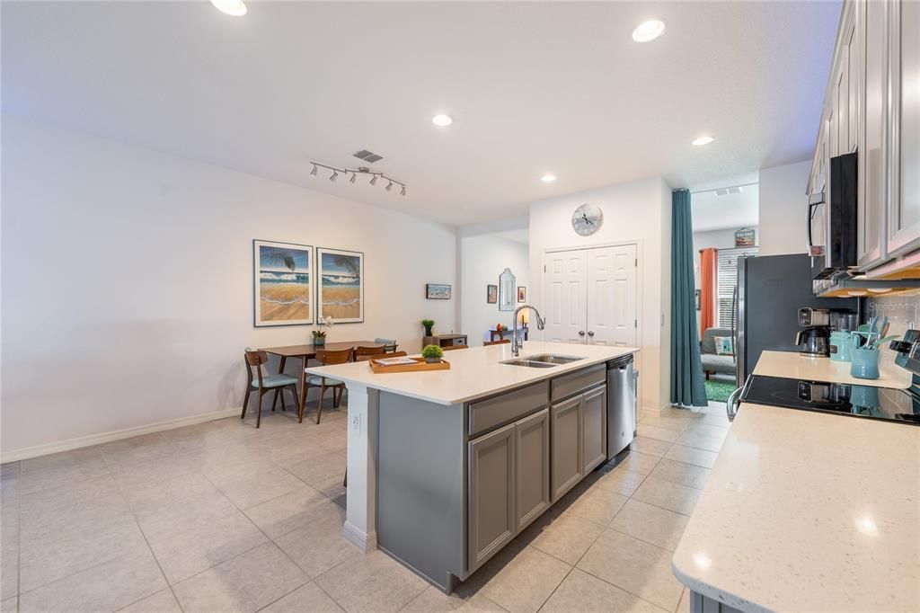 For Sale: $449,900 (3 beds, 2 baths, 1860 Square Feet)