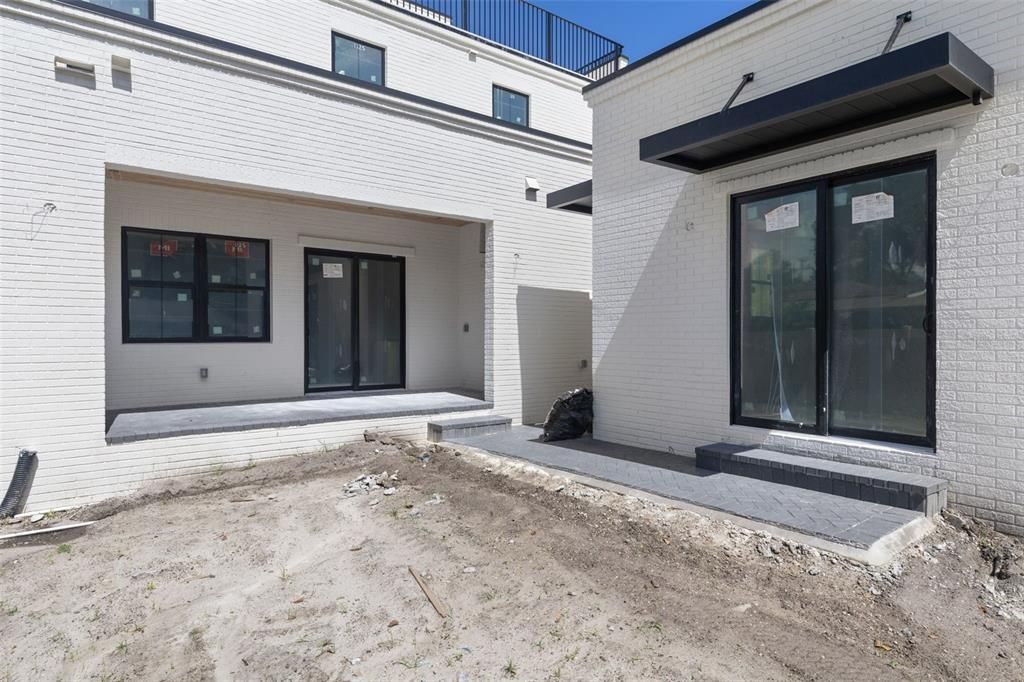 For Sale: $1,900,000 (5 beds, 4 baths, 4084 Square Feet)