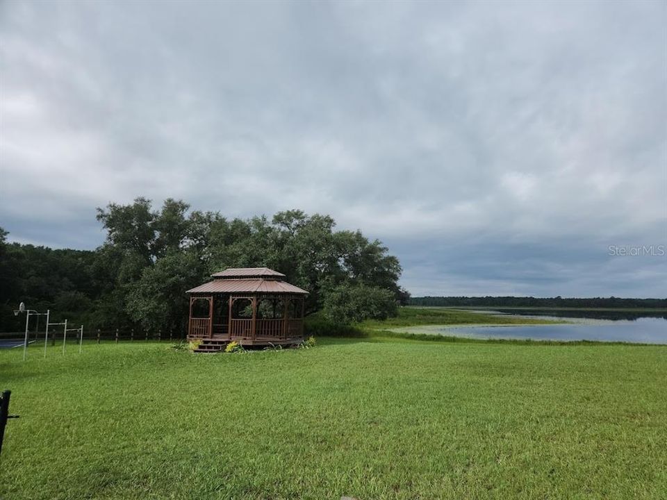 待售: $44,900 (1.02 acres)