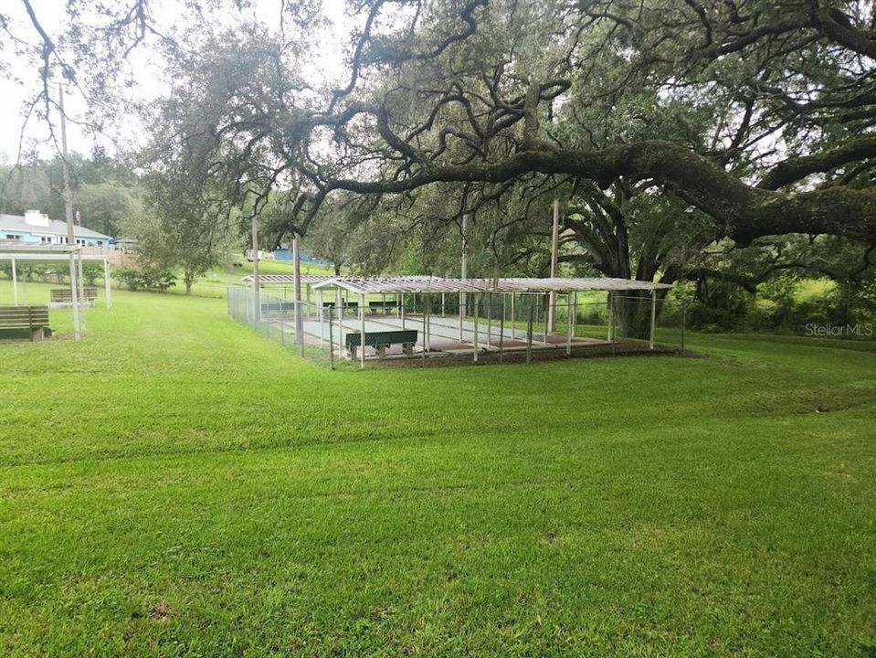 待售: $44,900 (1.02 acres)