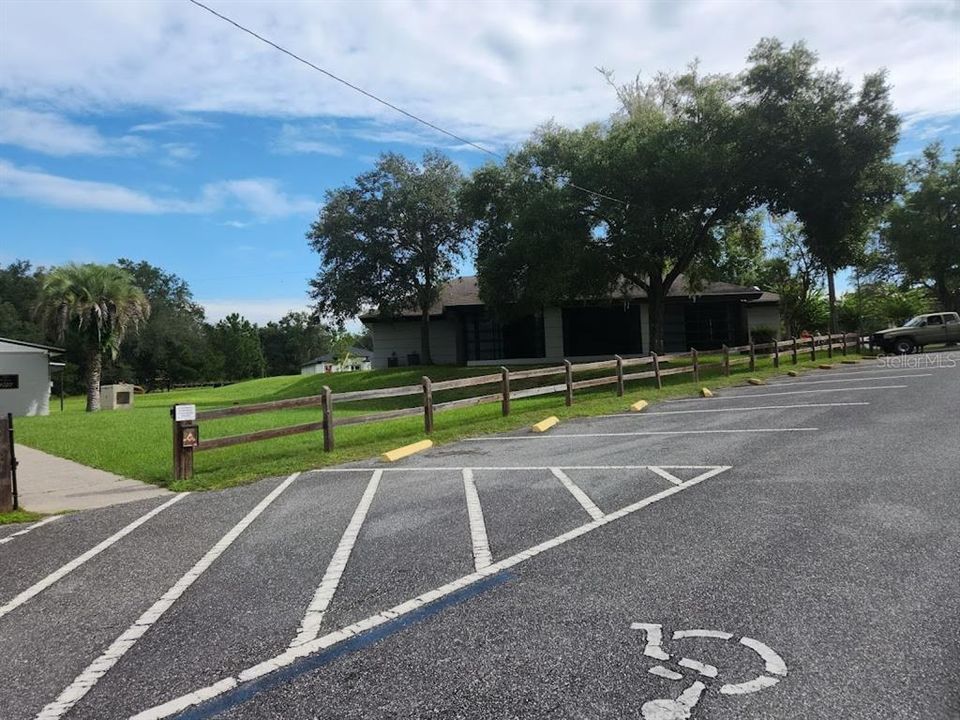 待售: $44,900 (1.02 acres)