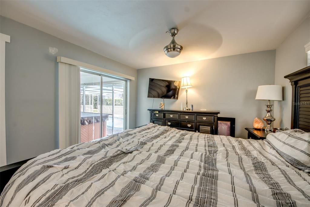 待售: $524,500 (4 贝兹, 0 浴室, 2236 平方英尺)