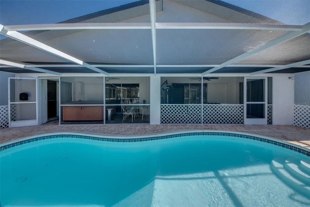 待售: $524,500 (4 贝兹, 0 浴室, 2236 平方英尺)