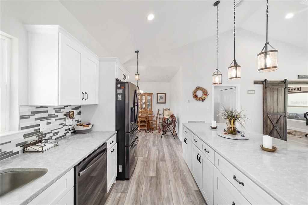 На продажу: $989,000 (3 спален, 2 ванн, 1614 Квадратных фут)