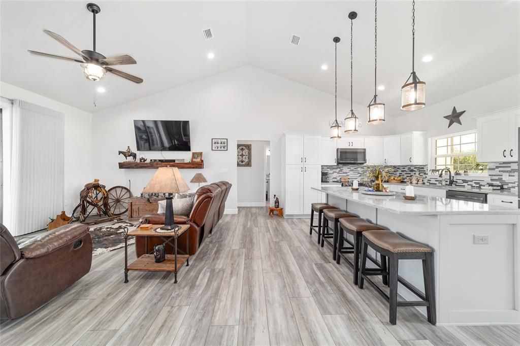 На продажу: $989,000 (3 спален, 2 ванн, 1614 Квадратных фут)