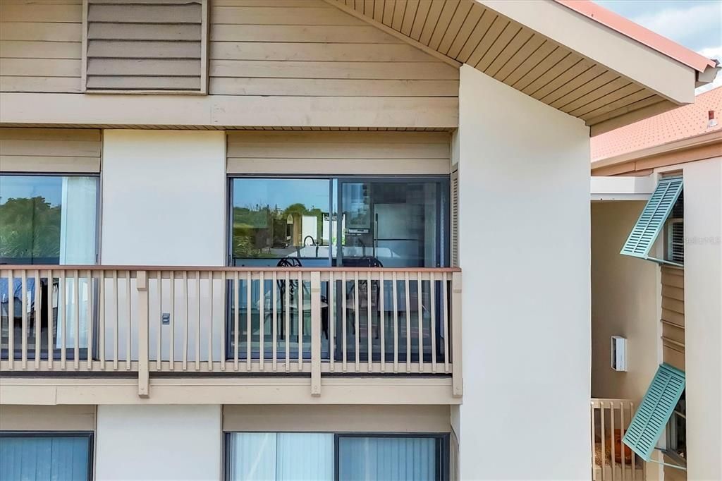 合同活跃: $690,000 (2 贝兹, 2 浴室, 1352 平方英尺)