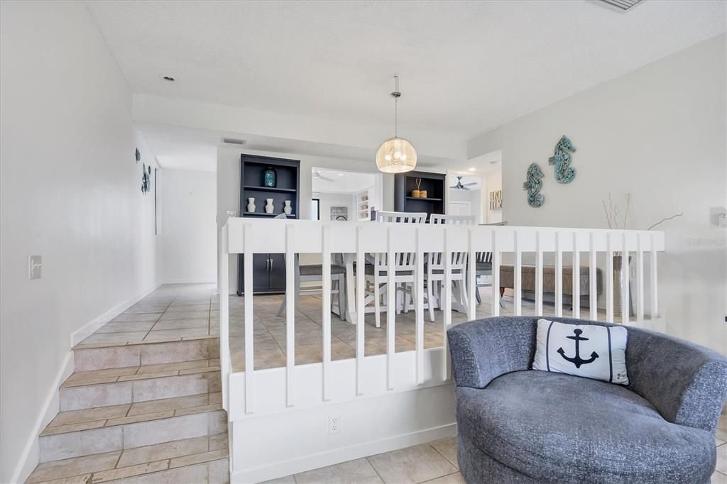 合同活跃: $690,000 (2 贝兹, 2 浴室, 1352 平方英尺)