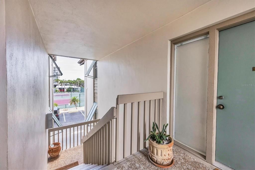 合同活跃: $690,000 (2 贝兹, 2 浴室, 1352 平方英尺)