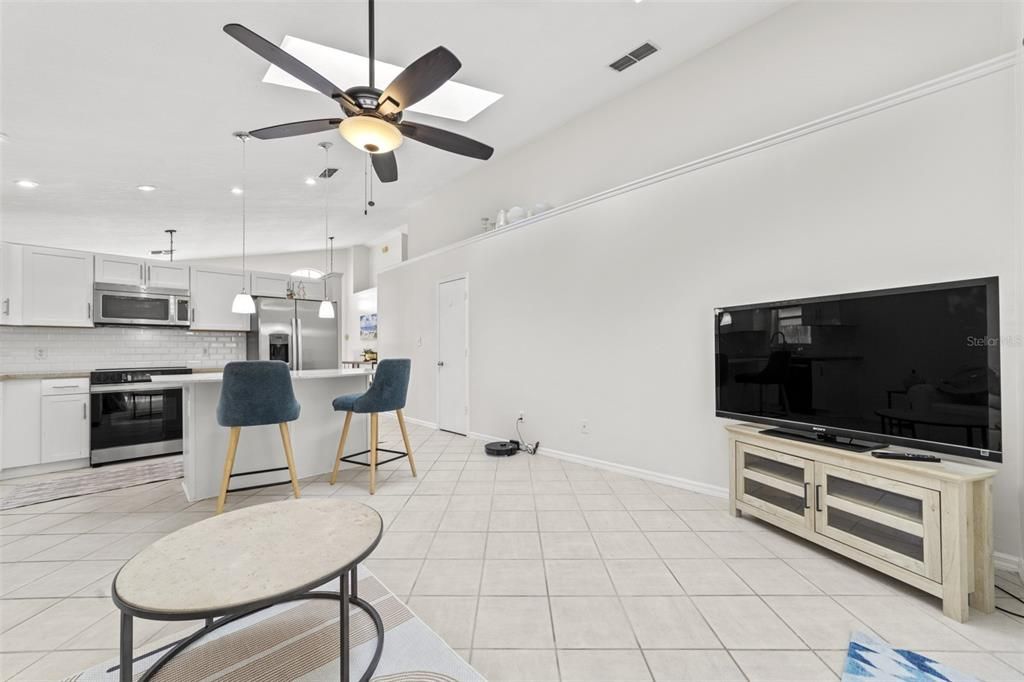 待售: $389,900 (3 贝兹, 2 浴室, 1455 平方英尺)