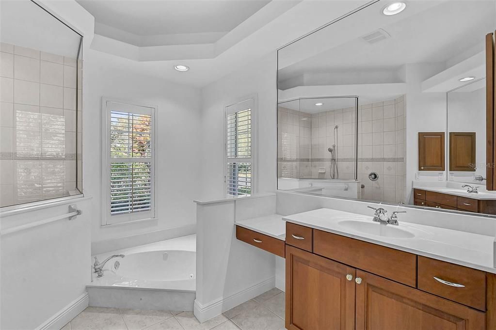 На продажу: $879,000 (3 спален, 3 ванн, 2622 Квадратных фут)