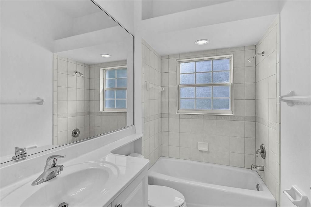 На продажу: $879,000 (3 спален, 3 ванн, 2622 Квадратных фут)