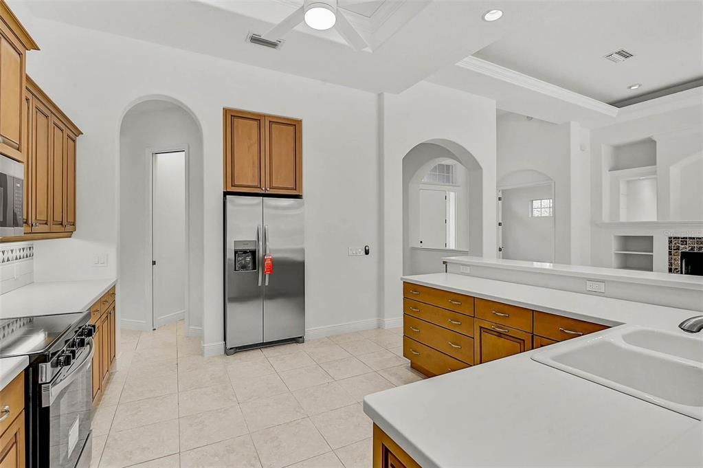 На продажу: $879,000 (3 спален, 3 ванн, 2622 Квадратных фут)