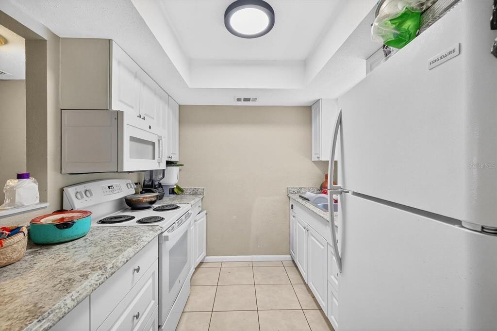 На продажу: $165,000 (2 спален, 1 ванн, 794 Квадратных фут)