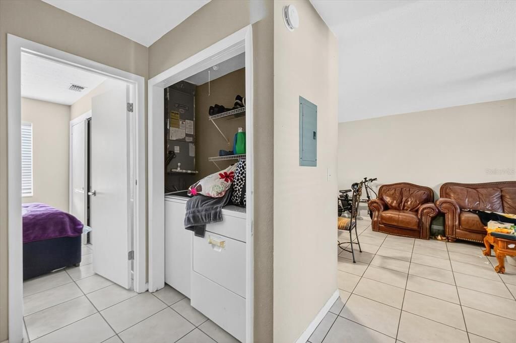 На продажу: $165,000 (2 спален, 1 ванн, 794 Квадратных фут)