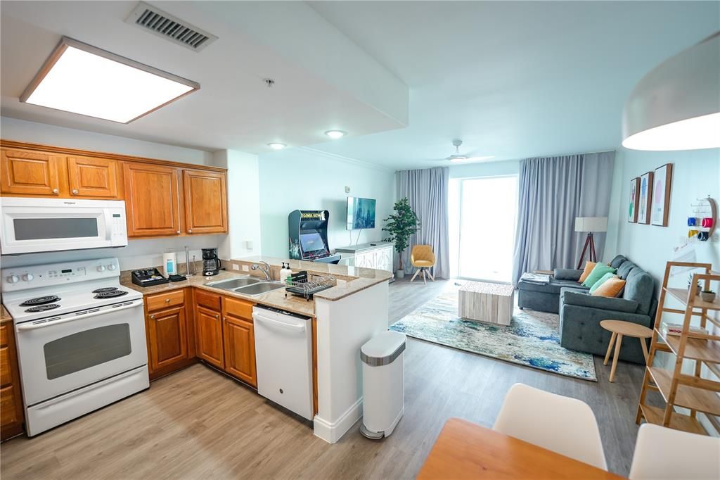 На продажу: $245,000 (1 спален, 2 ванн, 798 Квадратных фут)