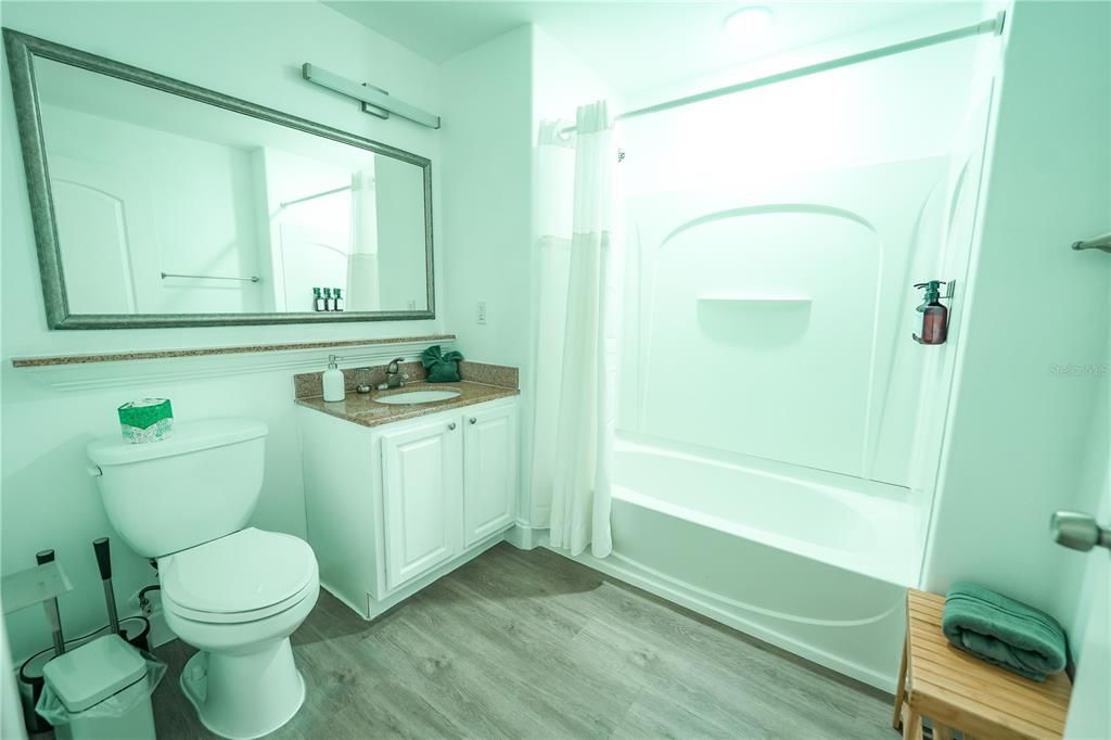 На продажу: $245,000 (1 спален, 2 ванн, 798 Квадратных фут)