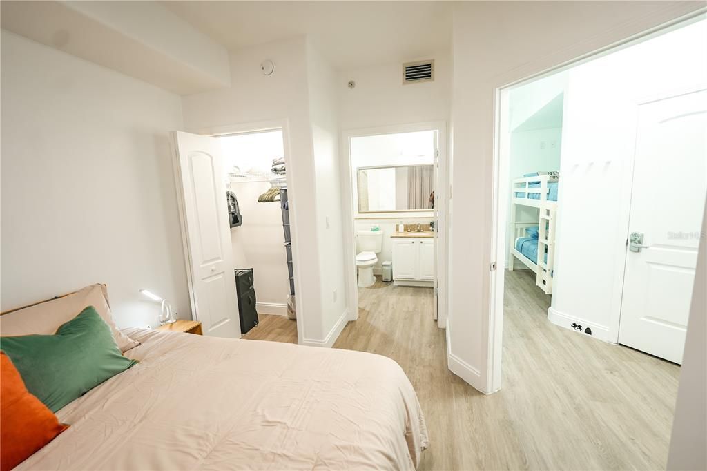 На продажу: $245,000 (1 спален, 2 ванн, 798 Квадратных фут)