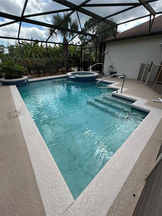 合同活跃: $2,800 (3 贝兹, 2 浴室, 2357 平方英尺)