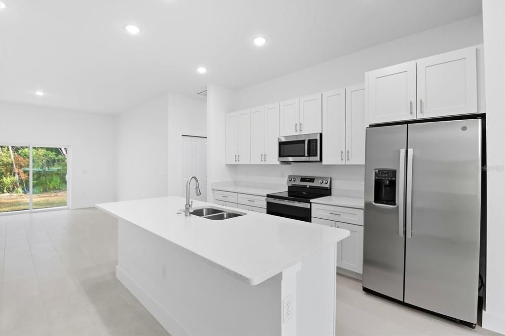 For Sale: $326,000 (3 beds, 2 baths, 1660 Square Feet)