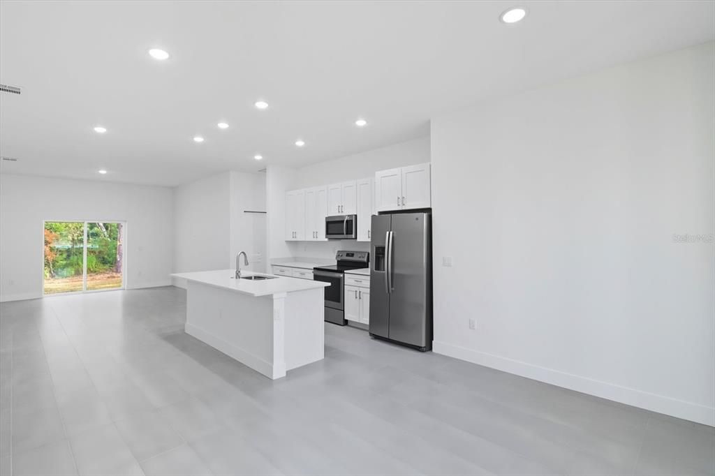 For Sale: $326,000 (3 beds, 2 baths, 1660 Square Feet)