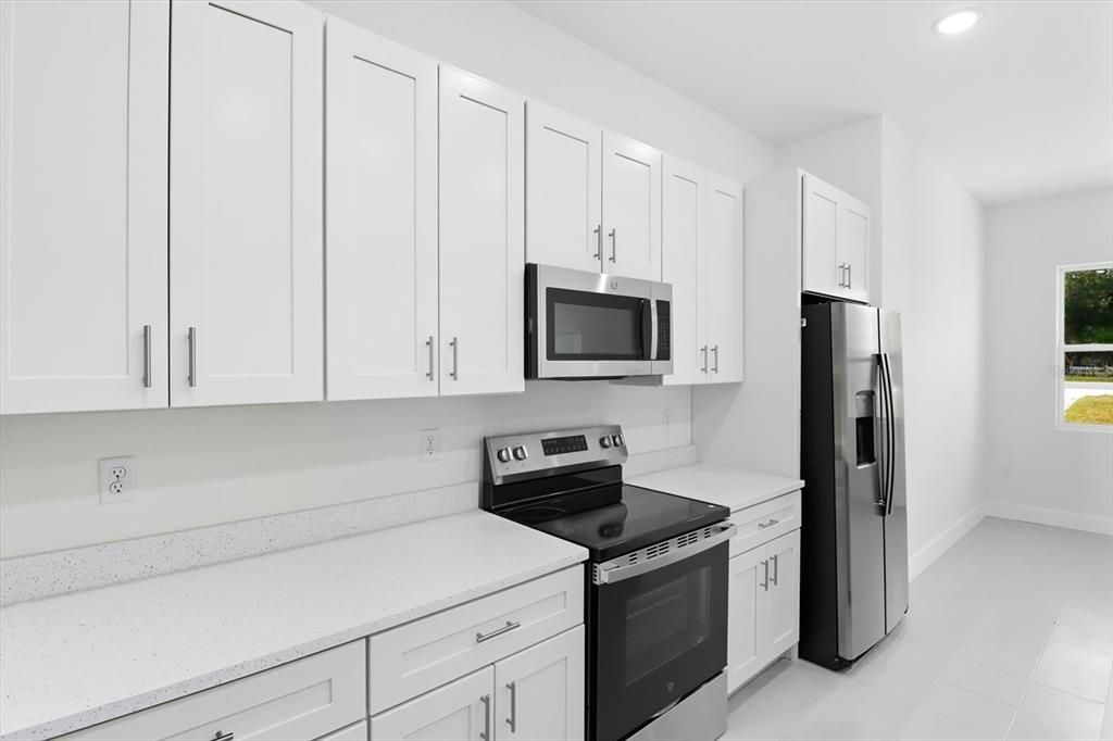 For Sale: $326,000 (3 beds, 2 baths, 1660 Square Feet)