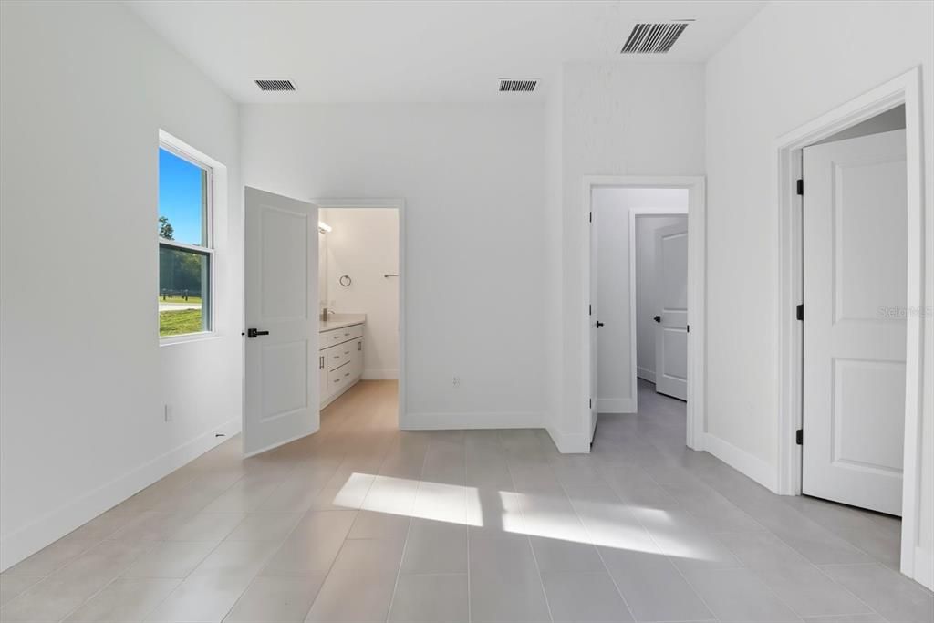 For Sale: $326,000 (3 beds, 2 baths, 1660 Square Feet)