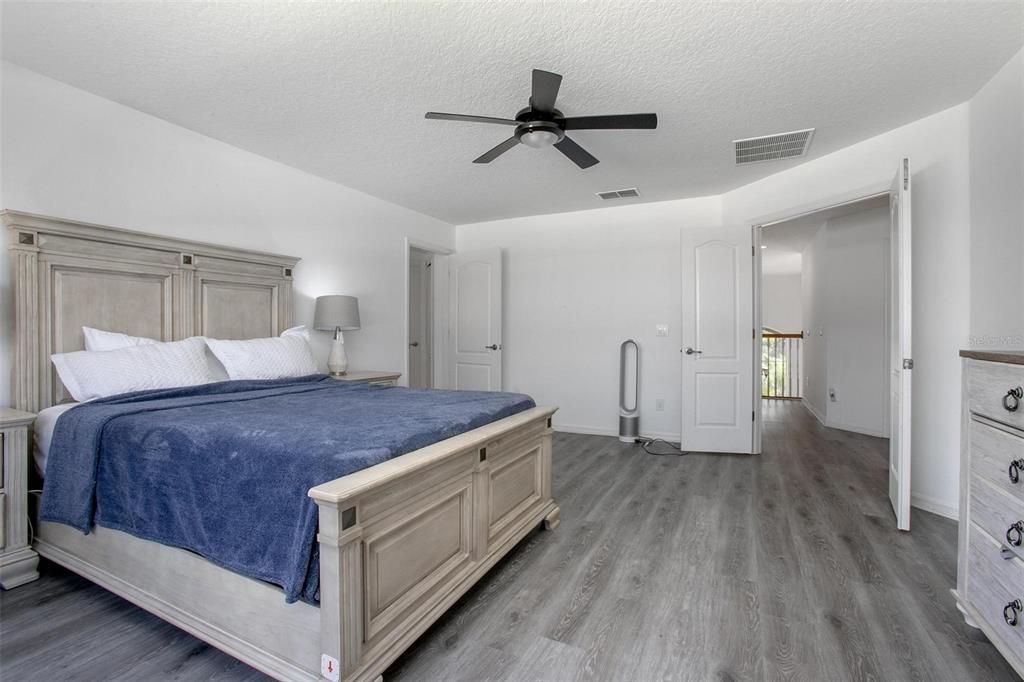 Activo con contrato: $524,900 (4 camas, 3 baños, 2682 Pies cuadrados)