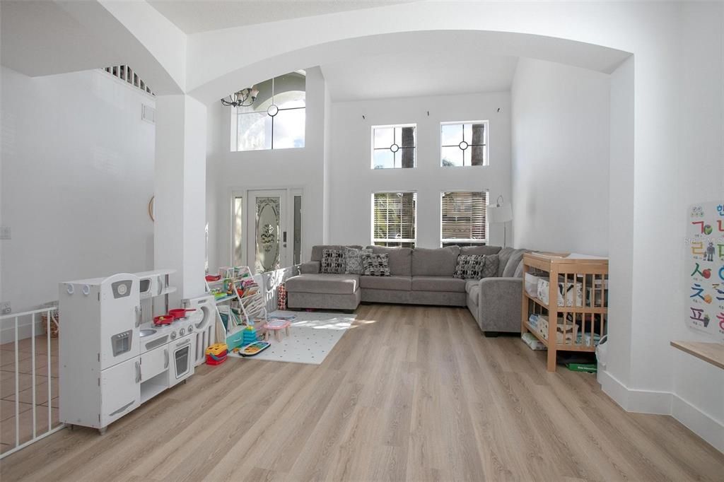 Activo con contrato: $524,900 (4 camas, 3 baños, 2682 Pies cuadrados)