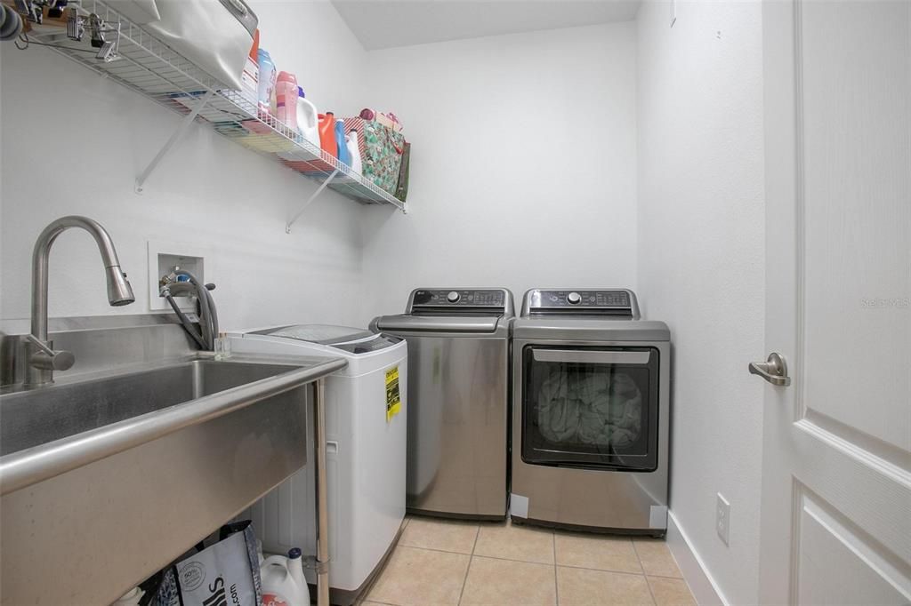 Activo con contrato: $524,900 (4 camas, 3 baños, 2682 Pies cuadrados)