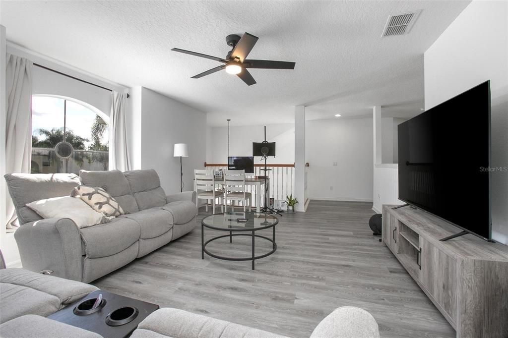 Activo con contrato: $524,900 (4 camas, 3 baños, 2682 Pies cuadrados)