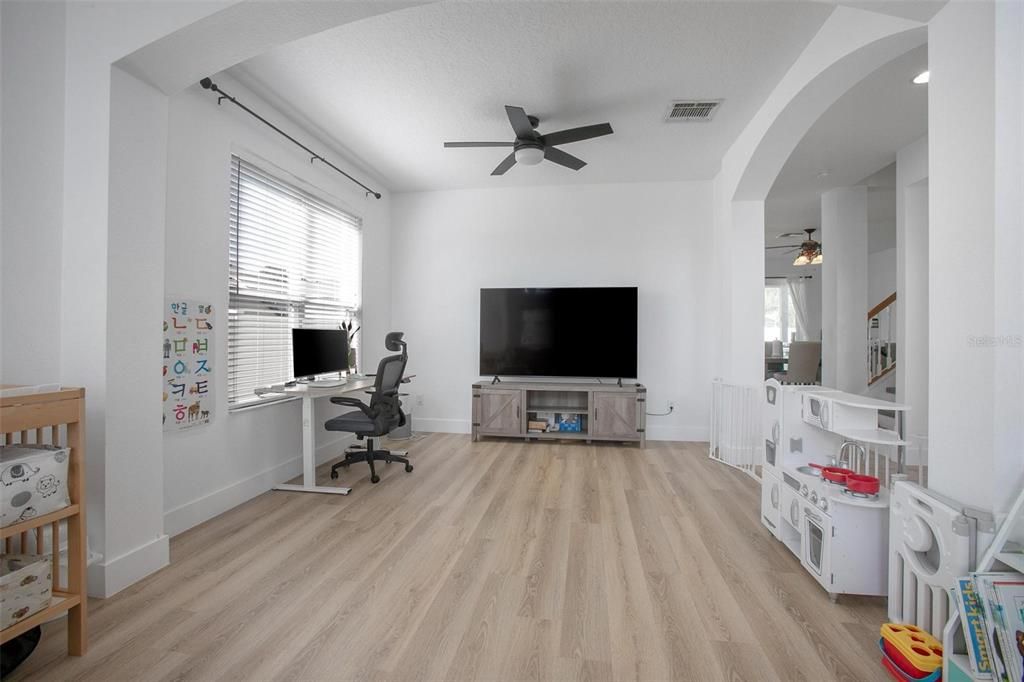 Activo con contrato: $524,900 (4 camas, 3 baños, 2682 Pies cuadrados)