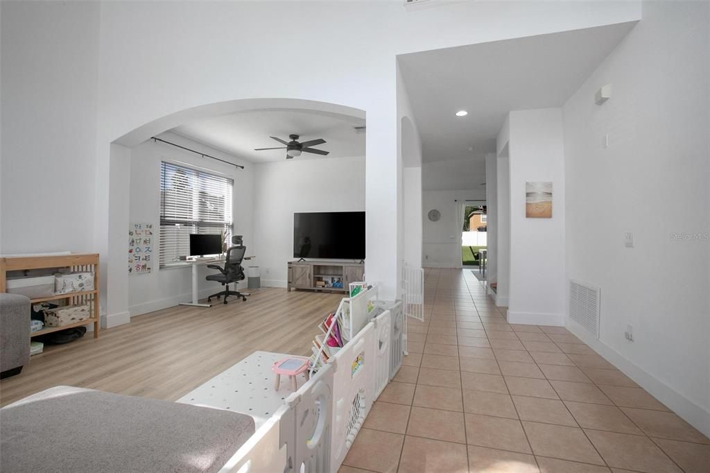 Activo con contrato: $524,900 (4 camas, 3 baños, 2682 Pies cuadrados)