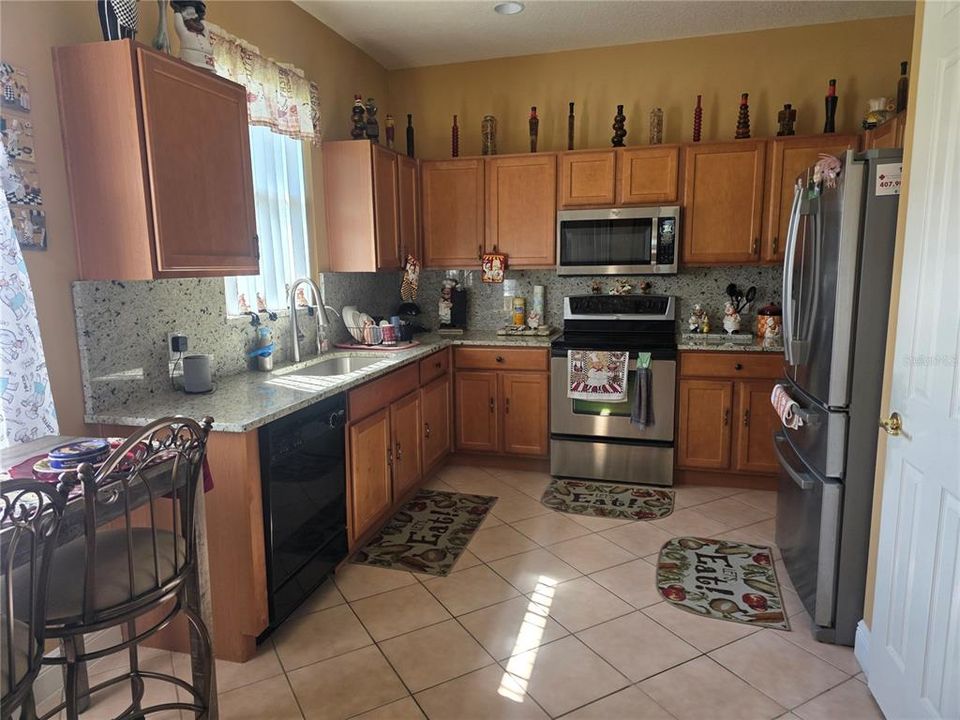 For Sale: $323,500 (2 beds, 2 baths, 1548 Square Feet)