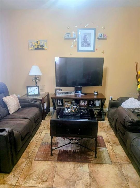 For Sale: $323,500 (2 beds, 2 baths, 1548 Square Feet)