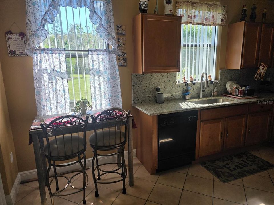 For Sale: $323,500 (2 beds, 2 baths, 1548 Square Feet)